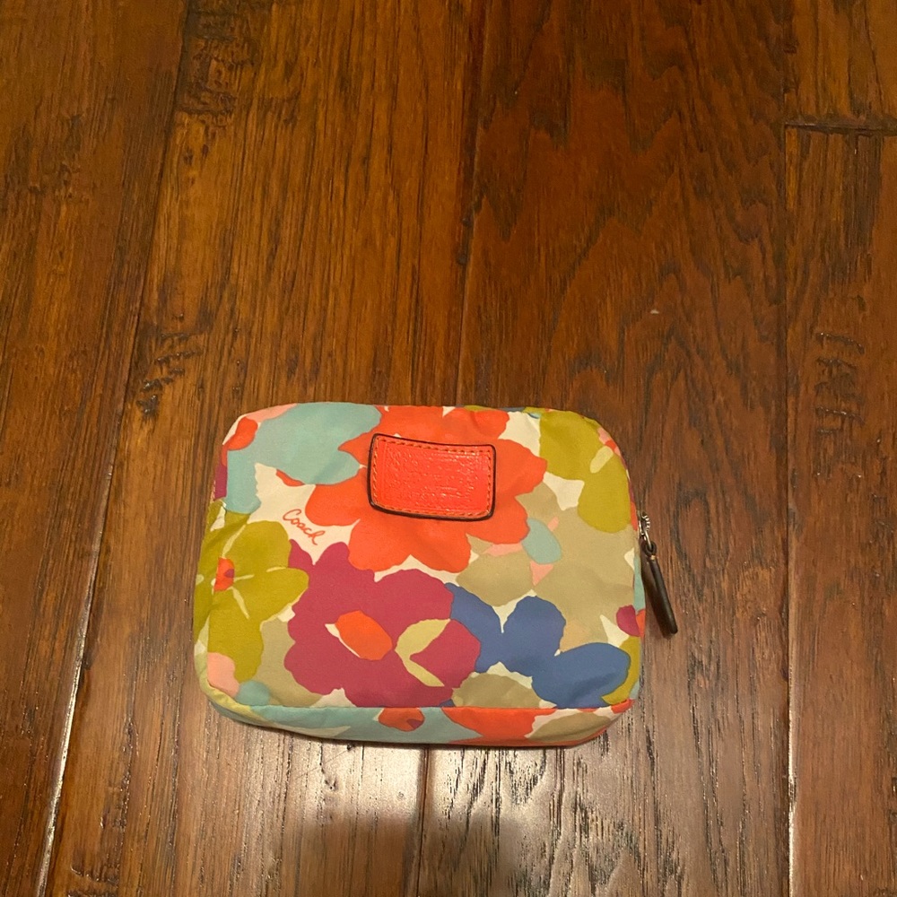 Coach foldable